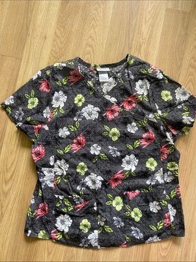 Scrubstar Floral V-Neck Scrub Top in Gray with Pink & Green Flowers